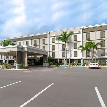Comfort Inn & Suites St Pete - Clearwater International Airport Exteriér fotografie