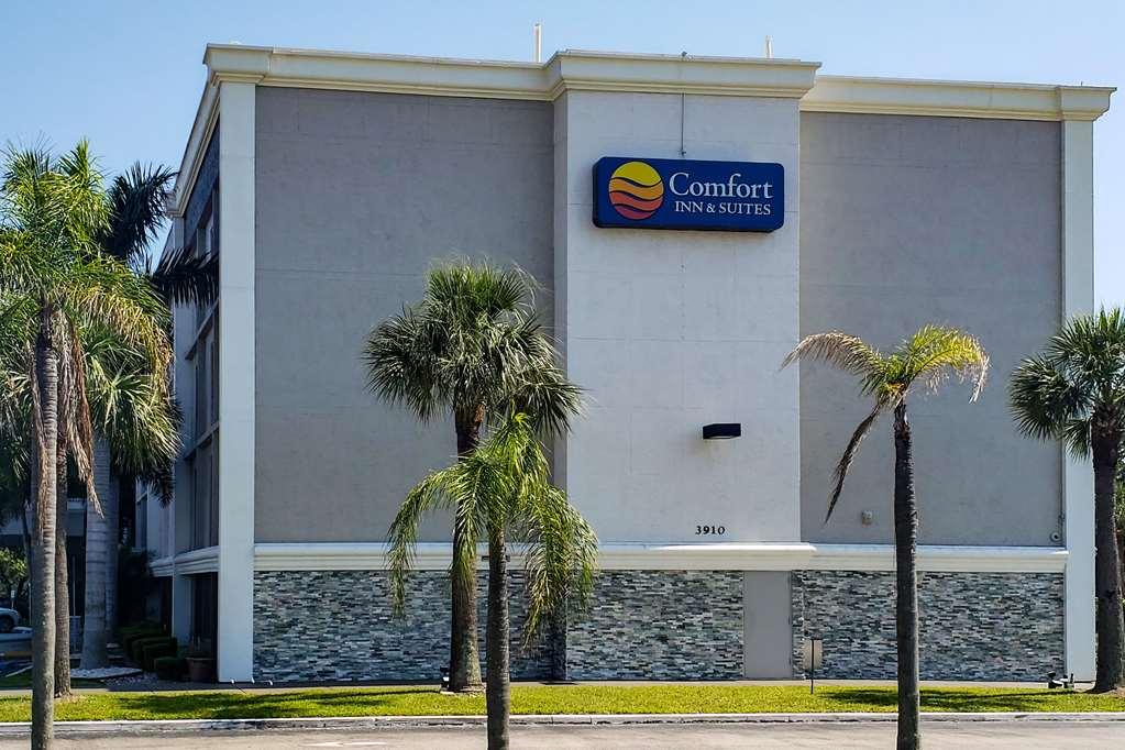 Comfort Inn & Suites St Pete - Clearwater International Airport Exteriér fotografie