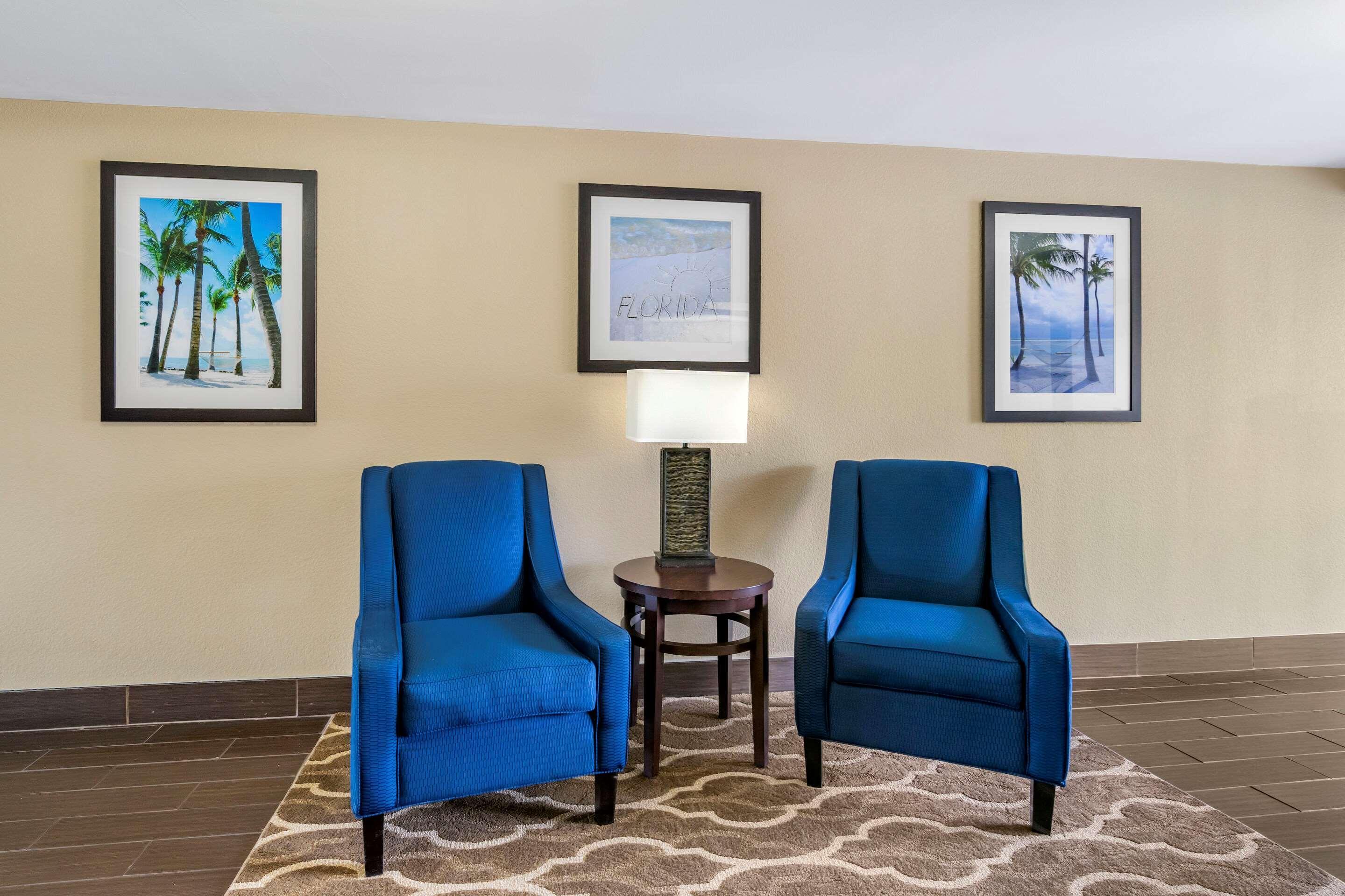 Comfort Inn & Suites St Pete - Clearwater International Airport Exteriér fotografie