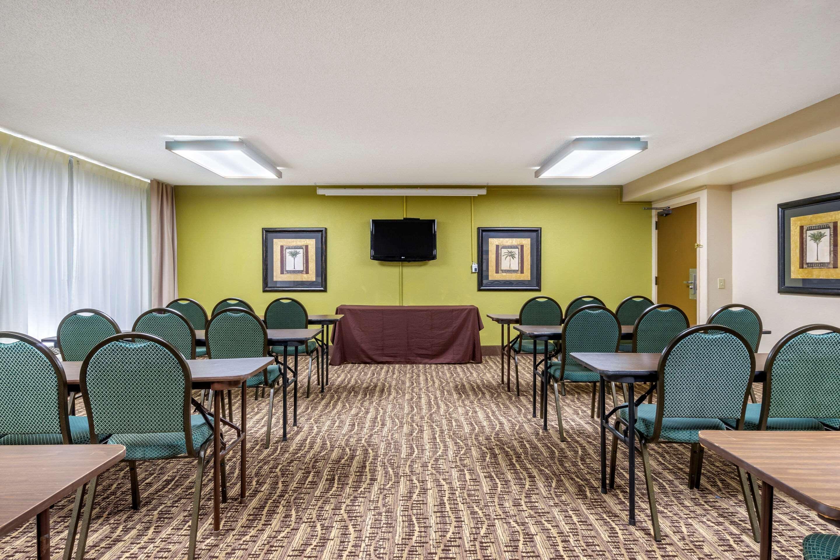 Comfort Inn & Suites St Pete - Clearwater International Airport Exteriér fotografie