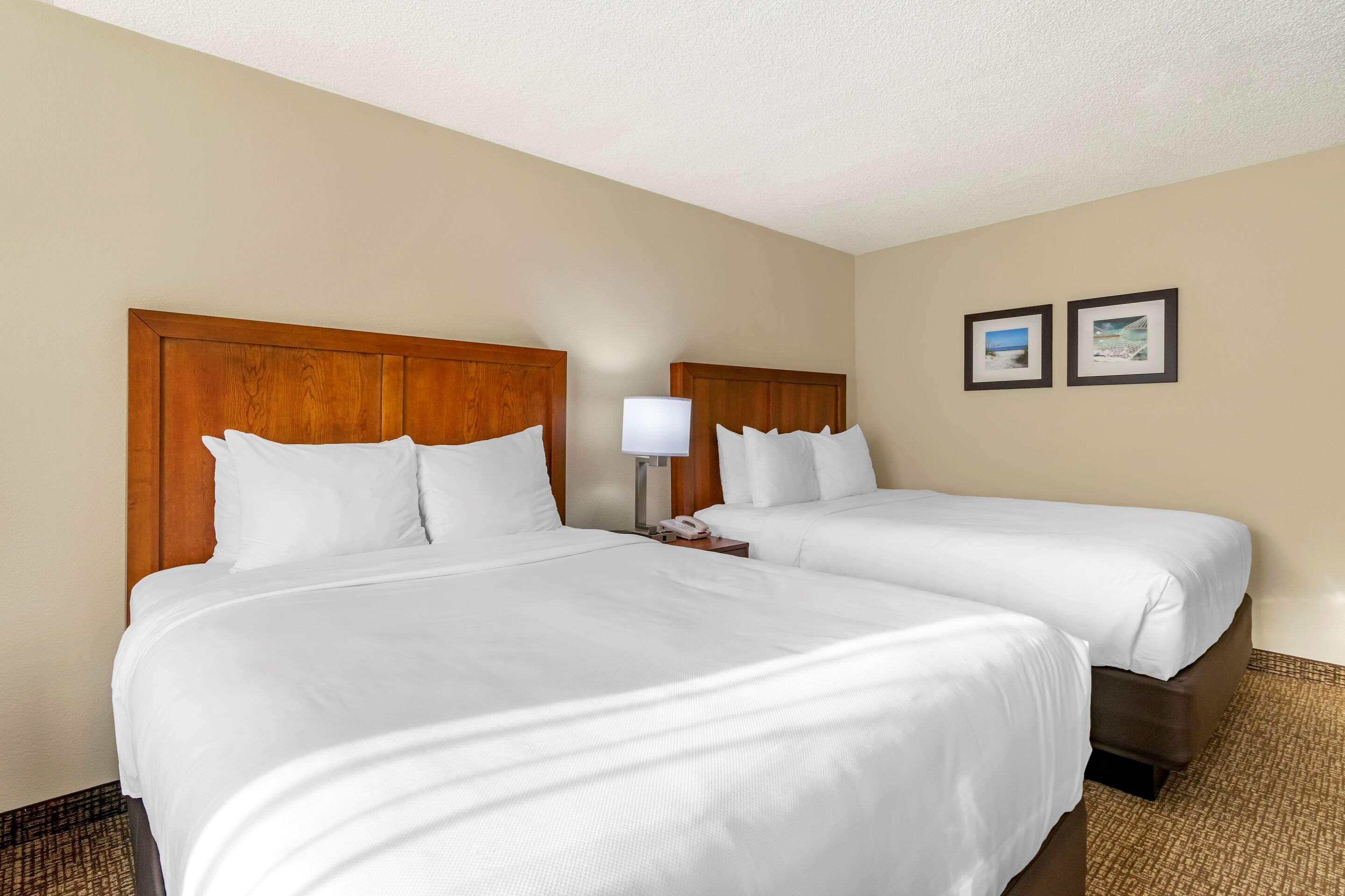 Comfort Inn & Suites St Pete - Clearwater International Airport Exteriér fotografie