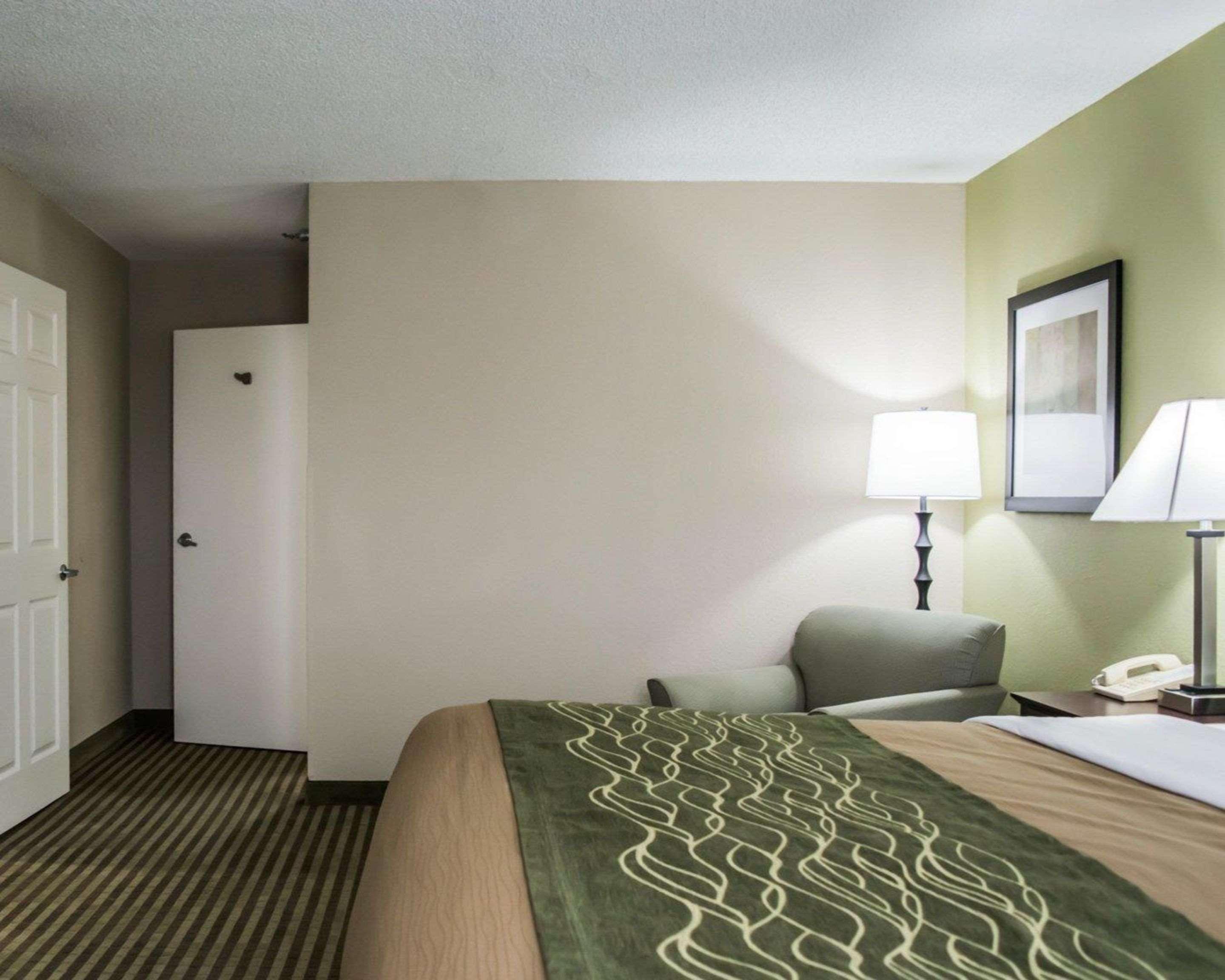 Comfort Inn & Suites St Pete - Clearwater International Airport Exteriér fotografie