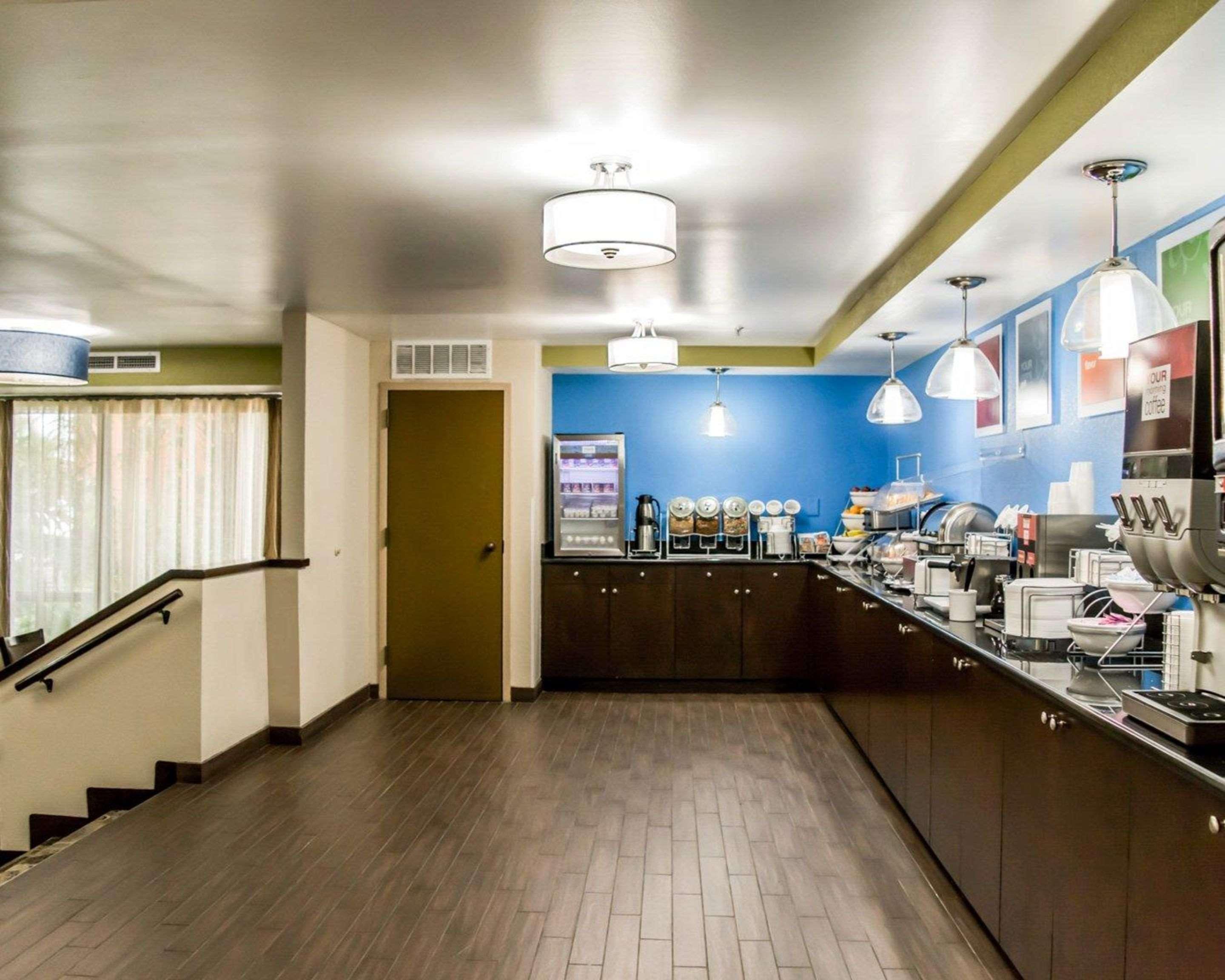 Comfort Inn & Suites St Pete - Clearwater International Airport Exteriér fotografie