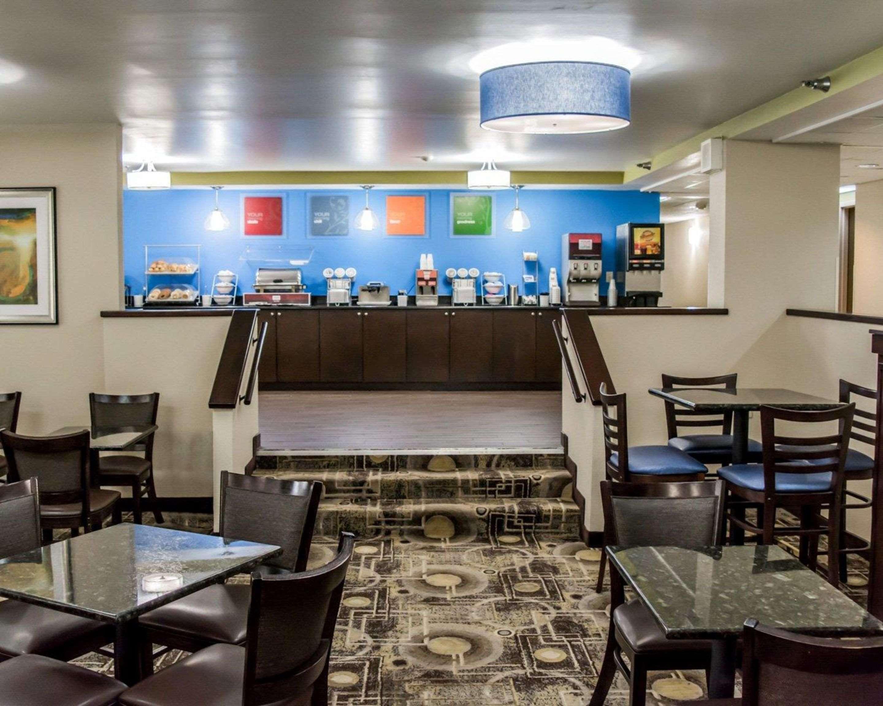 Comfort Inn & Suites St Pete - Clearwater International Airport Exteriér fotografie