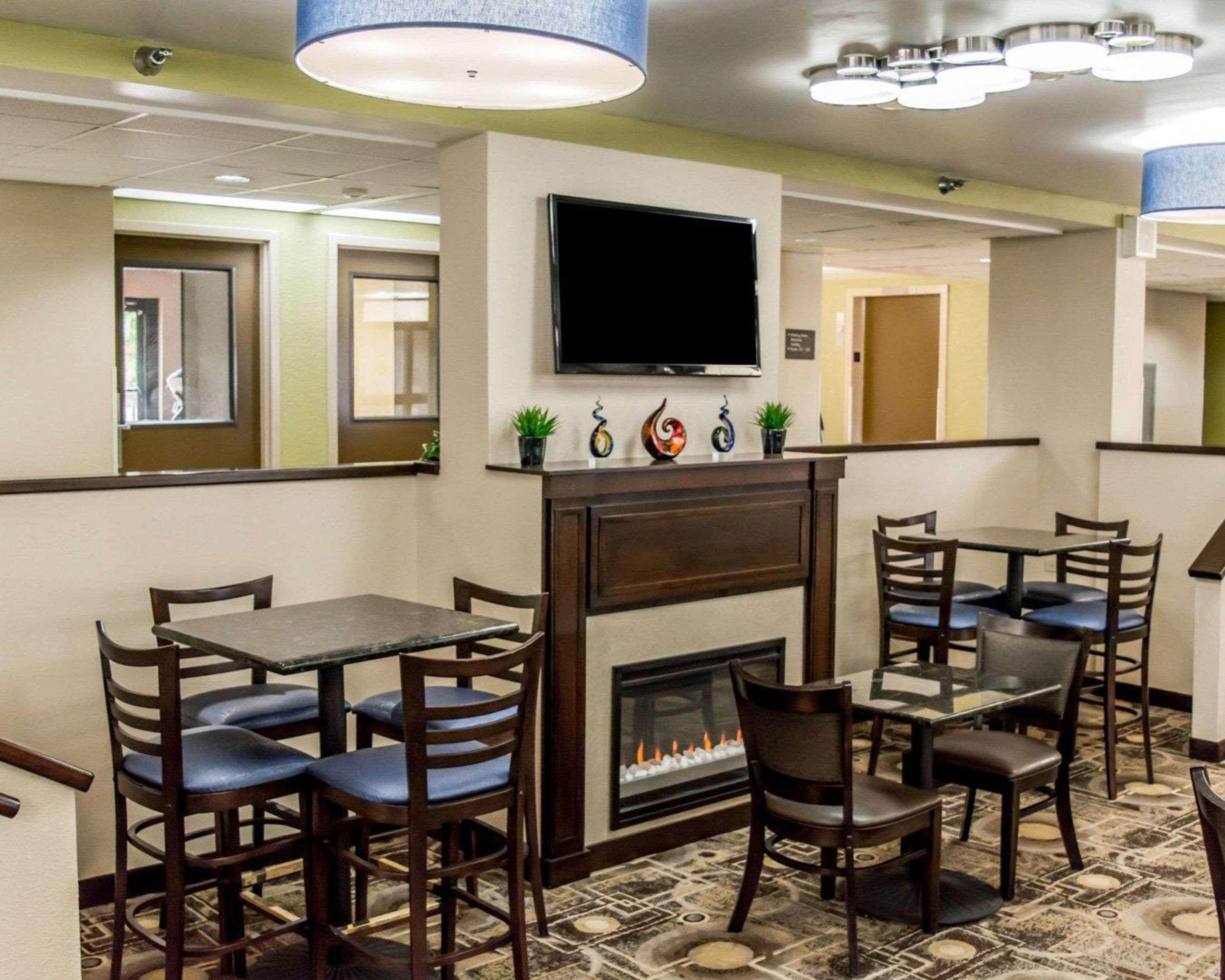 Comfort Inn & Suites St Pete - Clearwater International Airport Exteriér fotografie